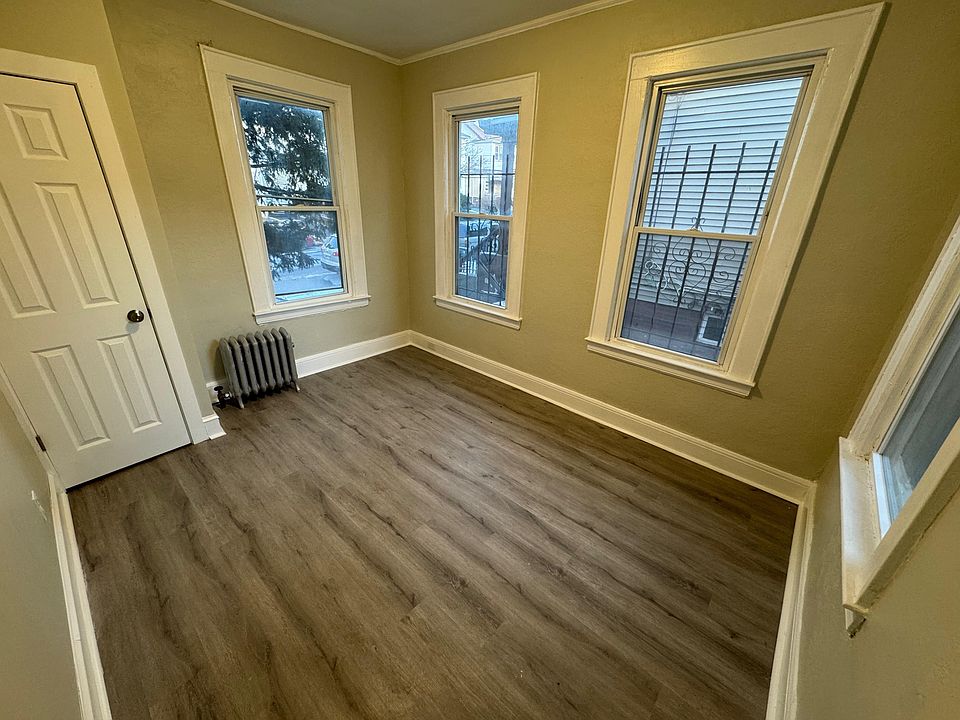 1st image of 192 Shephard Ave #1A