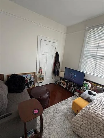 932 Jackson Ave — Photo 2