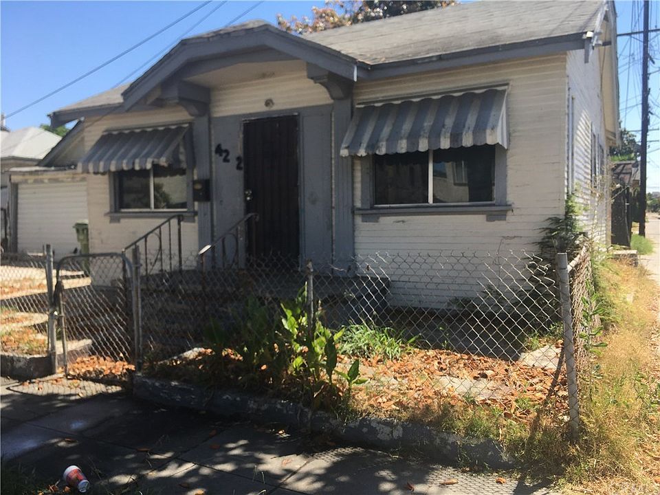 2nd image of 1256 W 42nd St