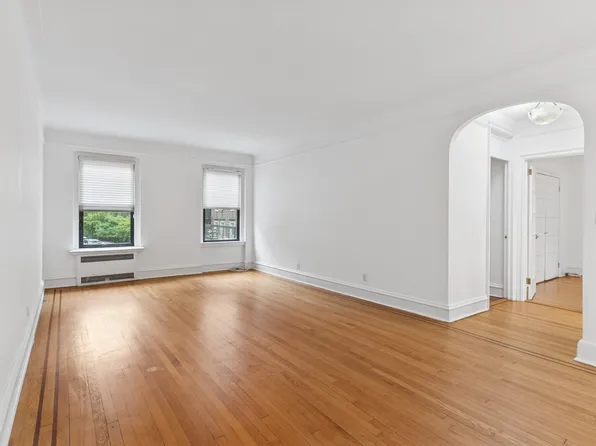 73-20 Austin Street image 5 of 17