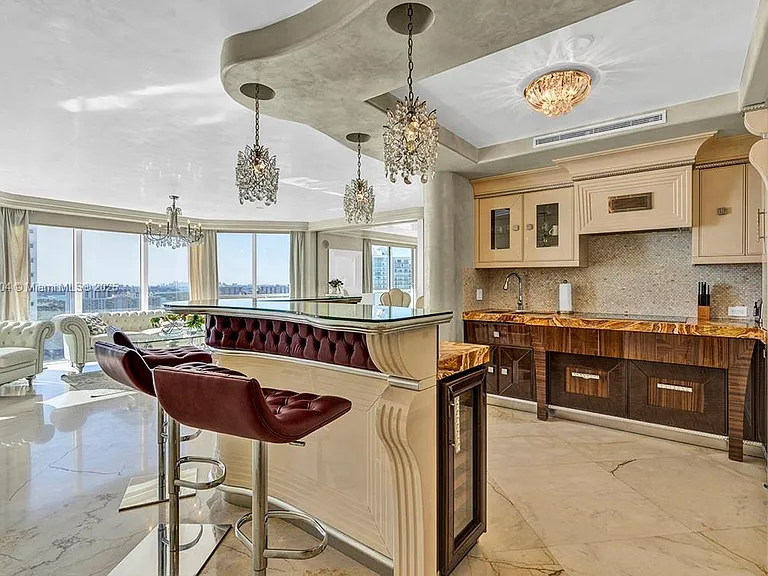 16699 Collins Ave #2508 — Photo 7