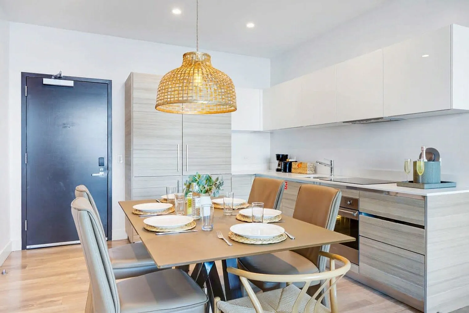 2 bed, 2.0 bath, 1097 sqft, $10,626 — Photo 3