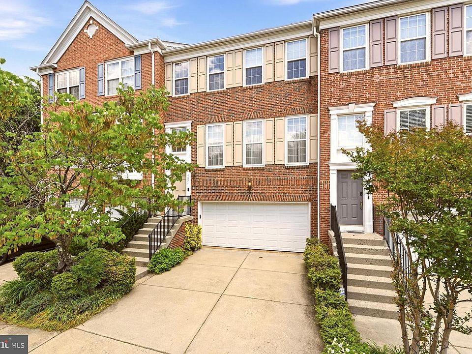 1st image of 4093 Oak Village Lndg