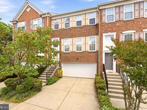 4093 Oak Village Lndg, Fairfax, VA 22033