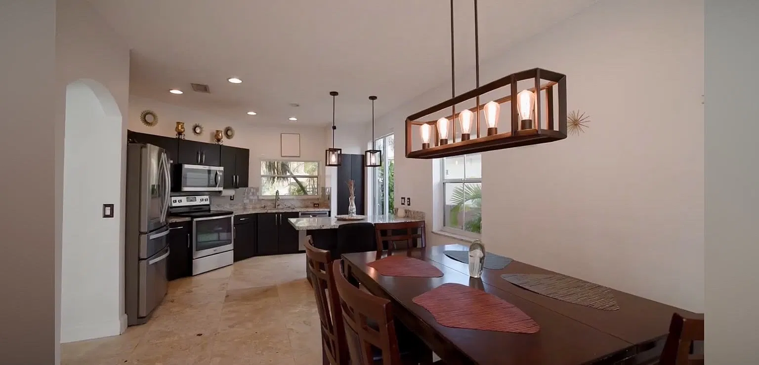 NW 1st St, Pembroke Pines — Photo 2