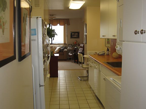 4th image of 27110 Grand Central Pkwy Ph A