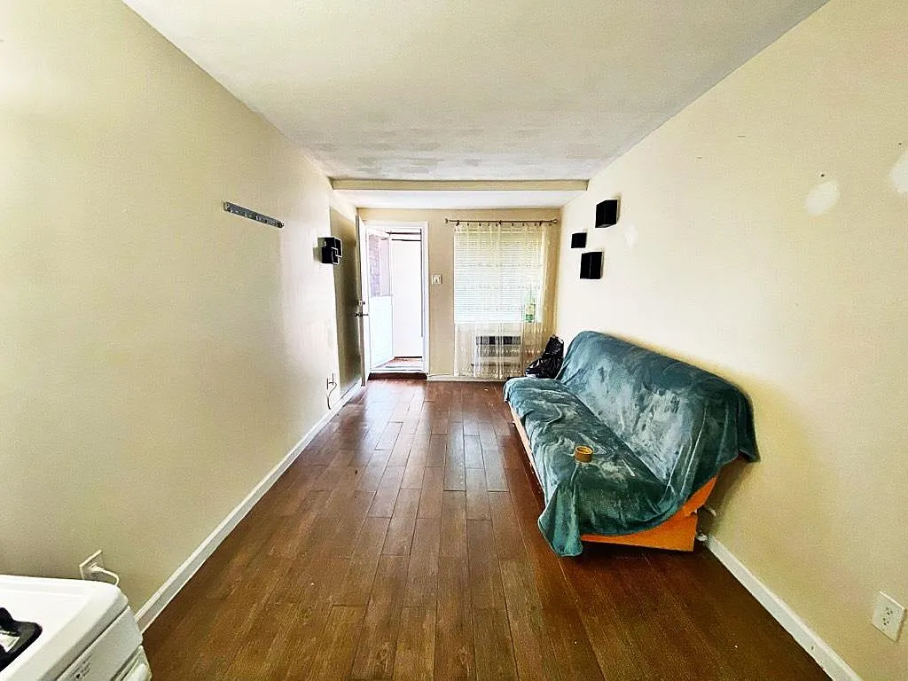 2836 Ford St — Photo 2