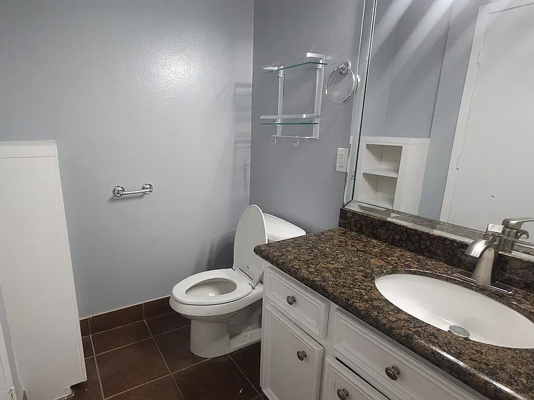 2233 Welch St #5 — Photo 4