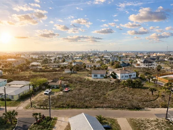 116 S 12th St, Port Aransas, TX 78373