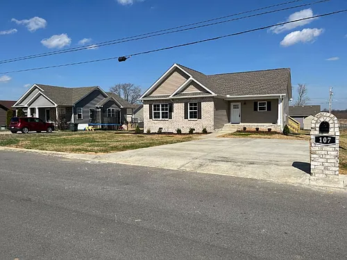 107 Thacker Dr Photo 1