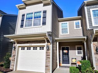 202 Beaconwood Ln, Holly Springs, NC 27540