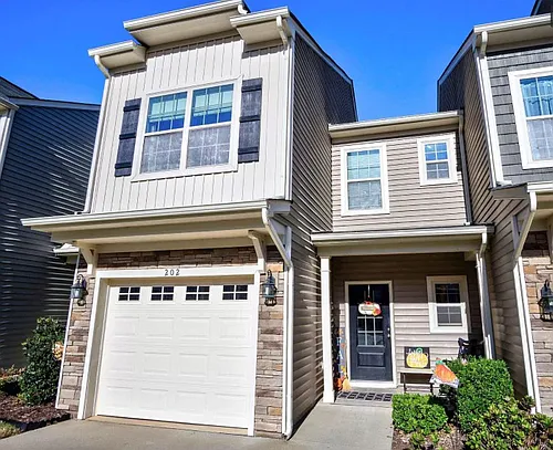 202 Beaconwood Ln Photo 1