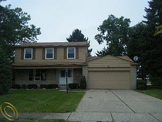 2nd image of 21760 Virginia Dr