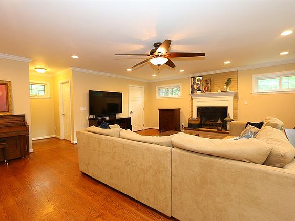 5th image of 9801 Tollgate Ln