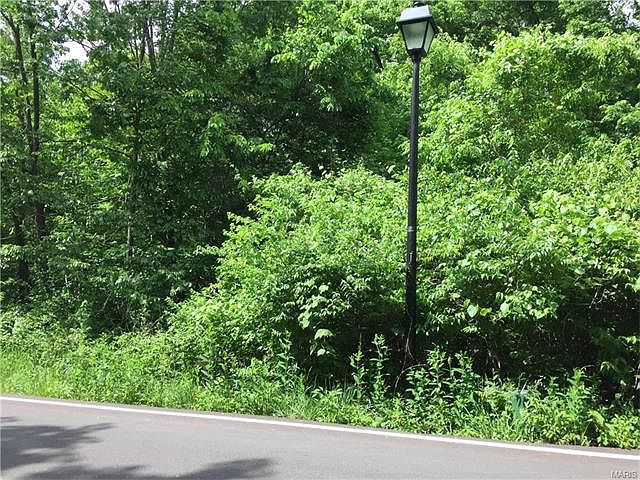 1st image of 24 Oak Bluff Dr