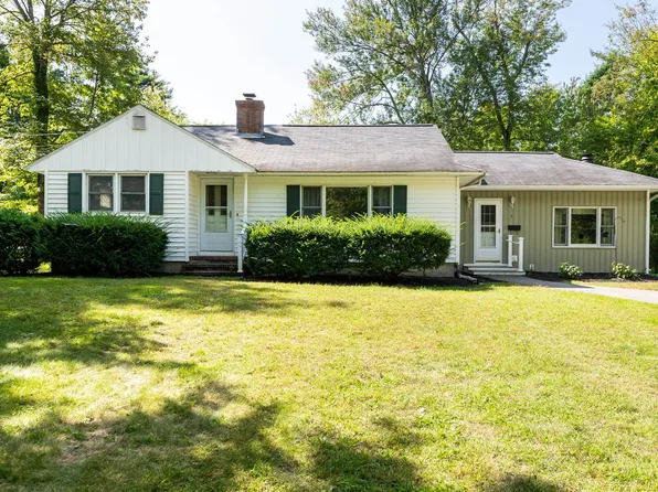 5 Dartmouth Lane, Rochester, NH 03867