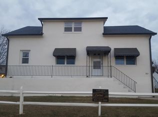 867 Milligan Ln #1, West Islip, NY