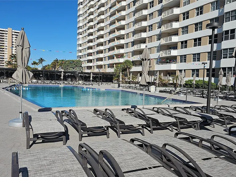 1950 S Ocean Dr #3D — Photo 56