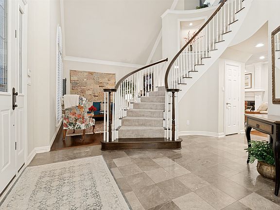 3rd image of 8524 Breakers Point