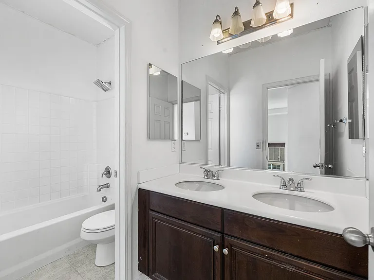 1364 Wellington Dr — Photo 28