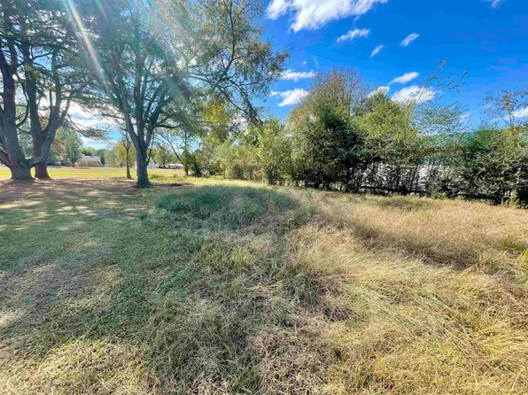 104 Cottage Pl, Savannah, TN 38372