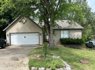 2725 Maple St, Hollister, MO 65672