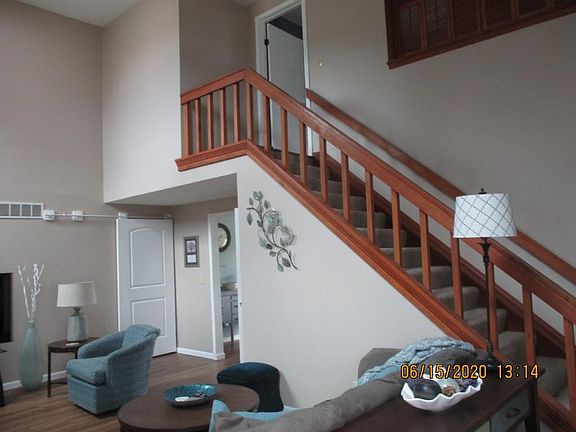 5th image of 646 E Parkwood St