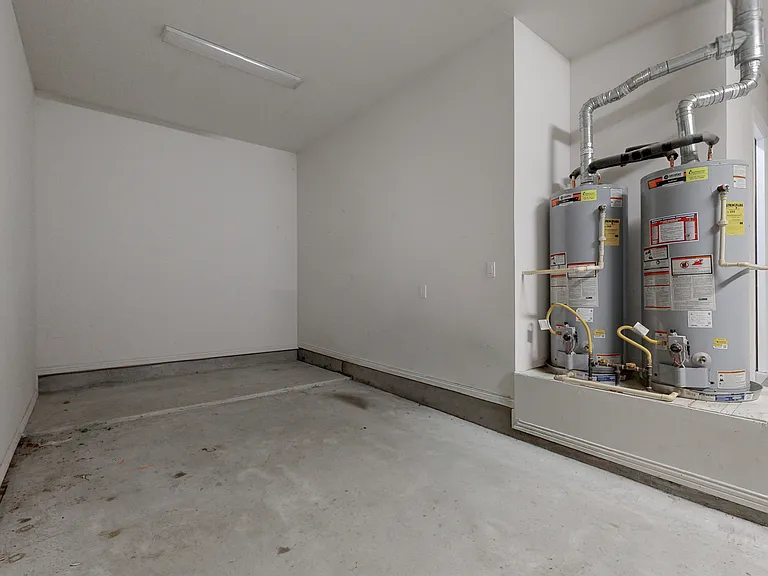 5901 The Esplanade Dr — Photo 46