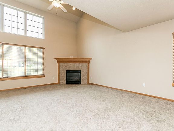 5th image of 160 E Weston Dr