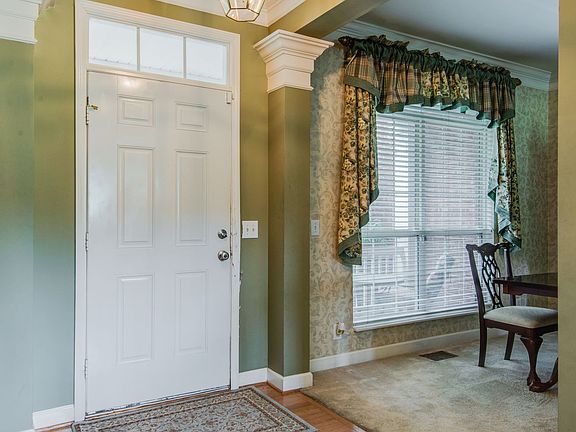4th image of 204 Wisteria Dr