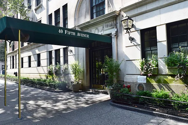 Sold by Prime Manhattan | media 41