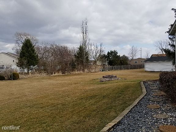 3rd image of 215 Tollview Ct