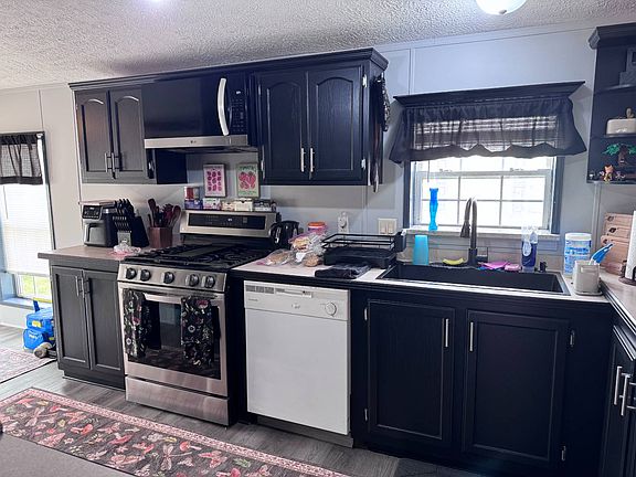 4th image of 43741 Eureka Dr