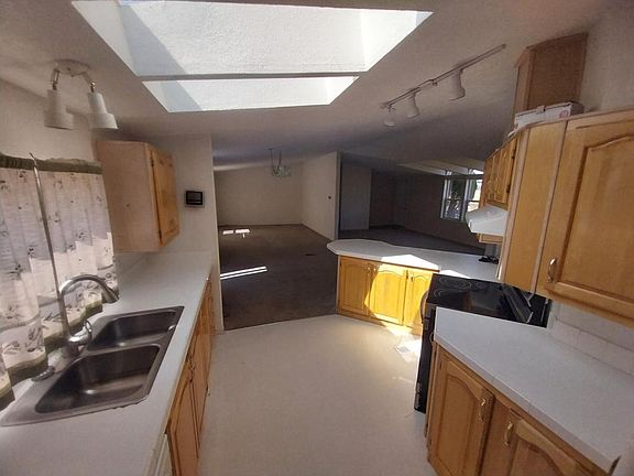 5th image of 1831 E Cornwall Rd