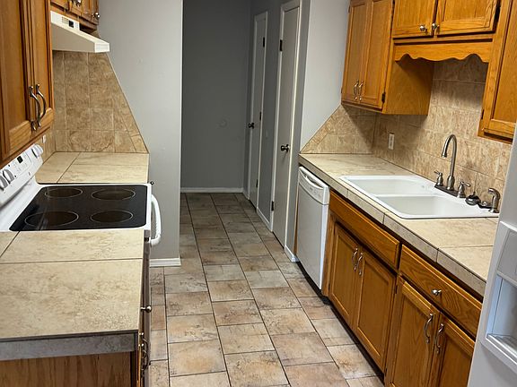4th image of 108 H St #108