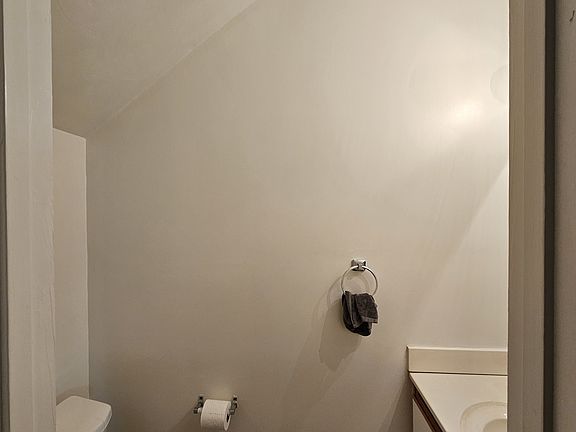 5th image of 1423 Christine Ct #1423