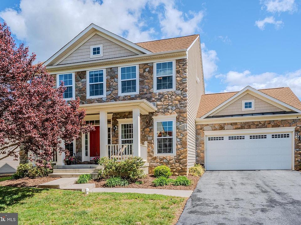 1st image of 231 Bradford Dr