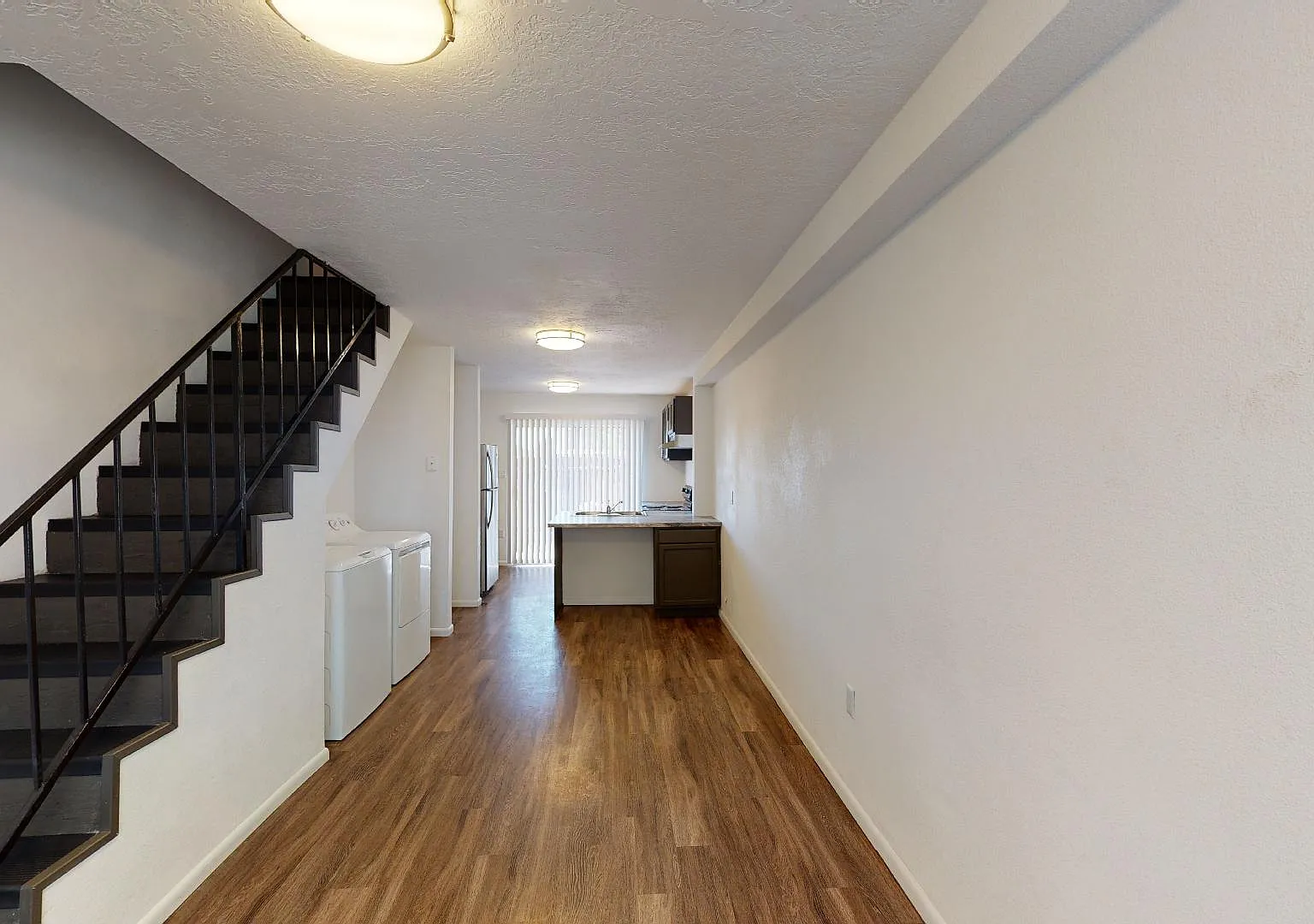 Updated 2 Bedroom Town Home Apt. in the Sawmill District — Photo 3