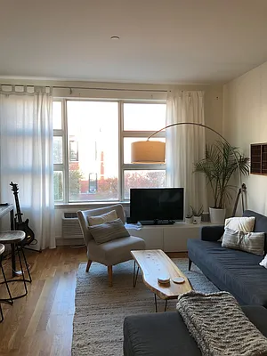 Rented by Bedford & Gold LLC | media 4