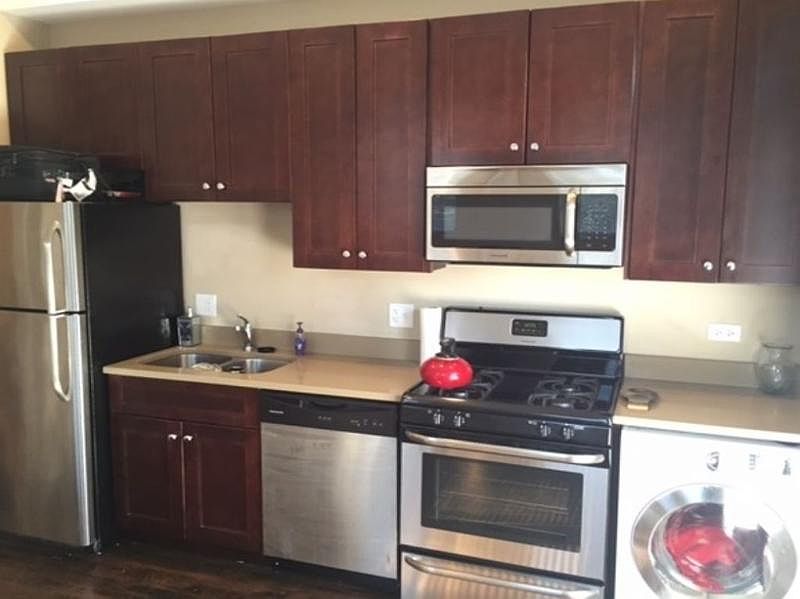 1st image of 647 W Deming Pl
