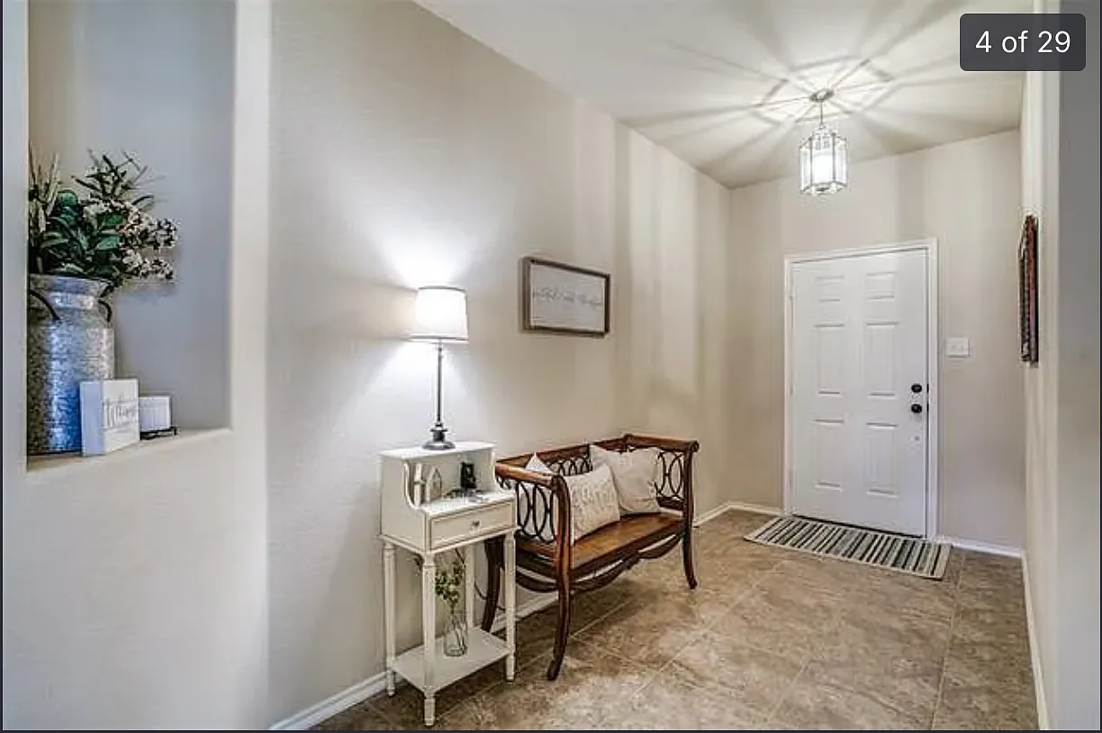 4 bed, 2.5 bath, 2124 sqft, $2,690 — Photo 4