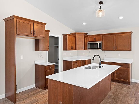 4th image of 1834 Robins Mill Ct