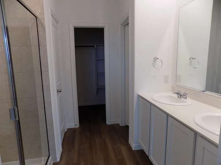 506 Saffron St — Photo 8