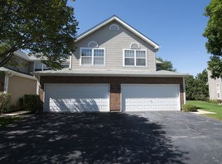 1386 Essex St, Algonquin, IL 60102