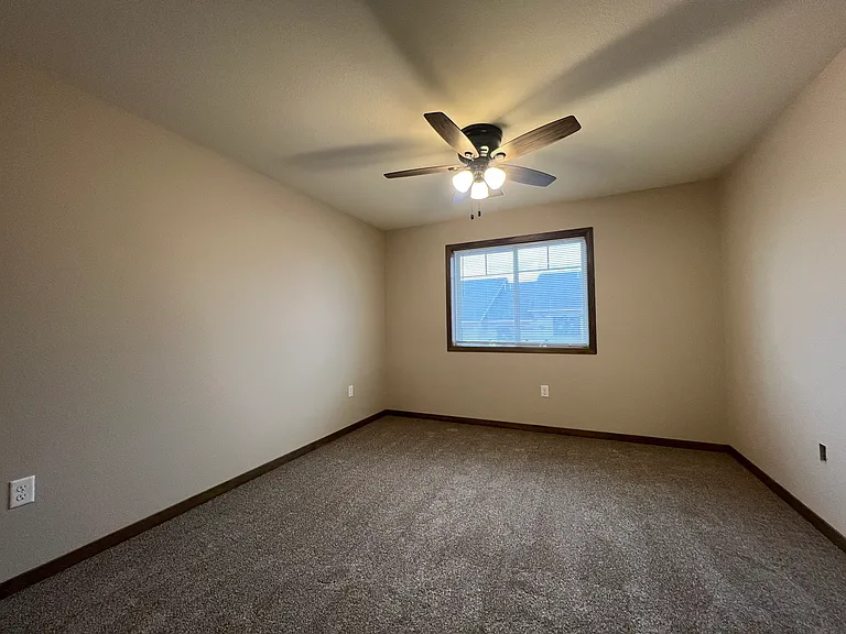 4811 Woodland Park Dr — Photo 9