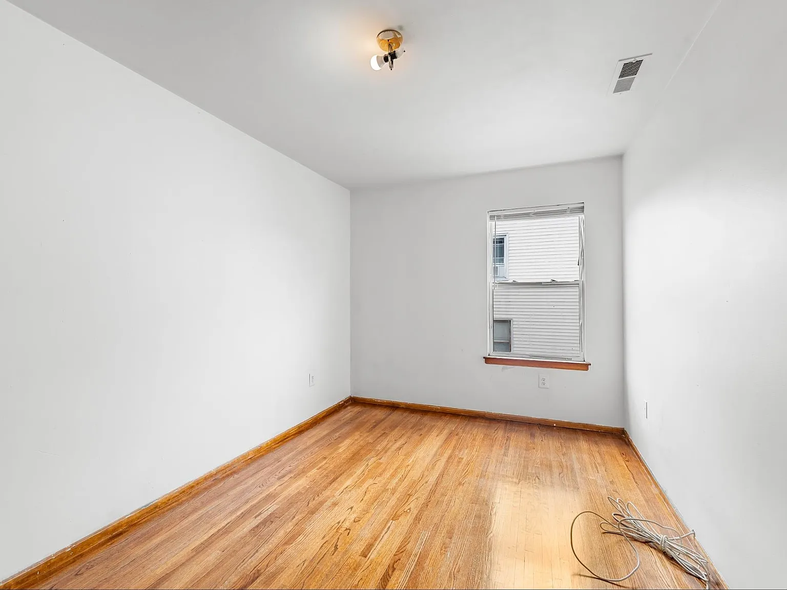 3 bed, 1.5 bath, $2,350 — Photo 3