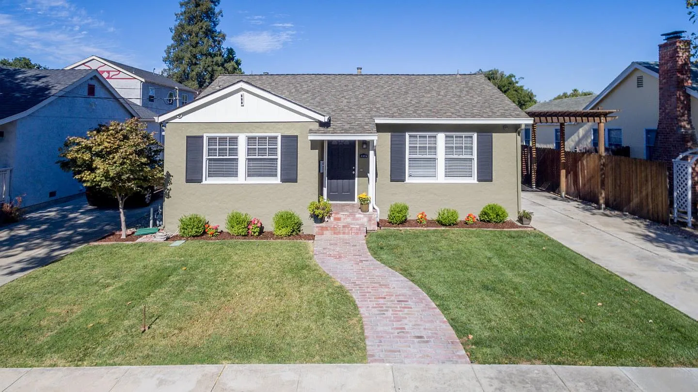 1376 Milton Way photo 1