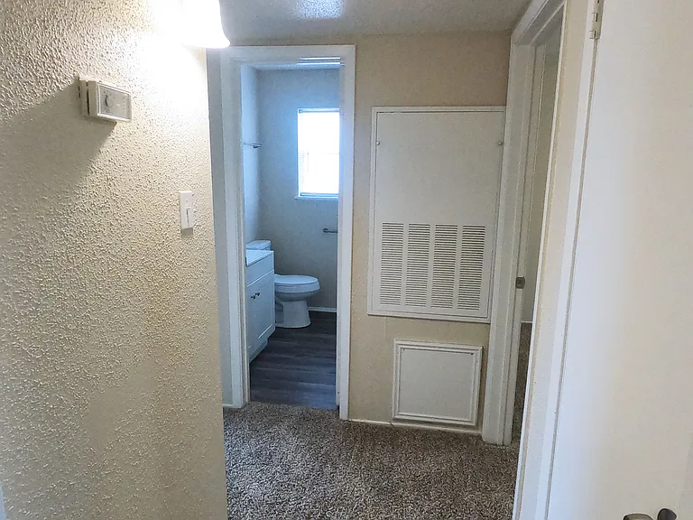 Anderson Point Apartments — Photo 16