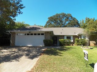 3833 Horizon Dr, Bedford, TX 76021