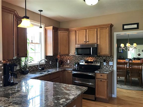 3rd image of 4146 Meadowcreek Ln